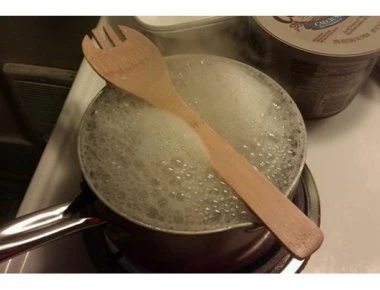 Ξεχειλίζει το νερό από την κατσαρόλα; - Μάθε το πιο γρήγορο και εύκολο κόλπο